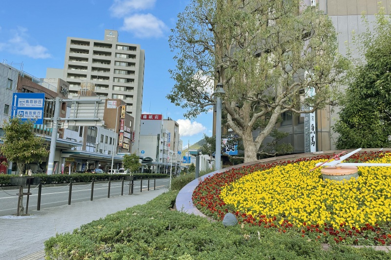 鳥取駅前の花時計